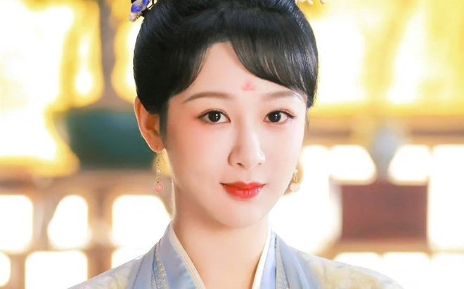 Duong Tu trong phim “Quoc sac phuong hoa“. Anh cat tu phim