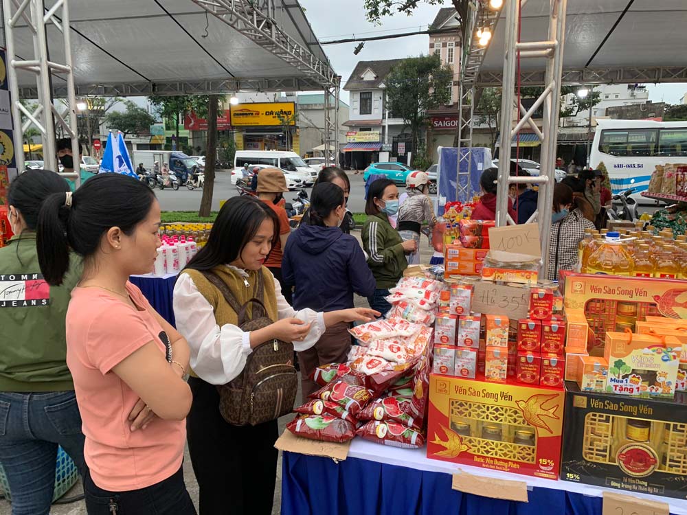 Da Nang Trade Union focuses resources so that union members and workers can have a full Tet. Photo: Tuong Minh