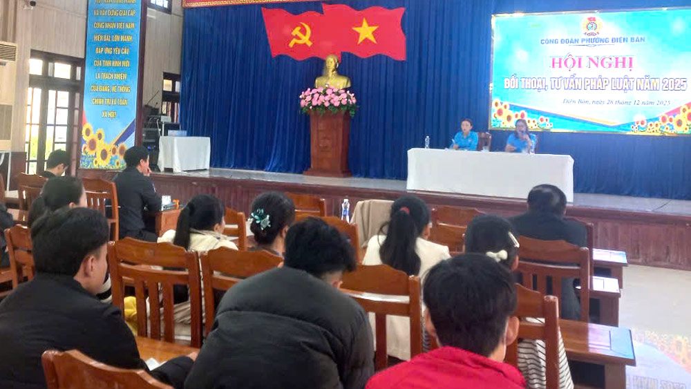 Dien Ban Ward Trade Union, Da Nang dialogues and provides legal advice to 100 union members, workers, civil servants, and laborers. Photo: Dien Ban Trade Union.