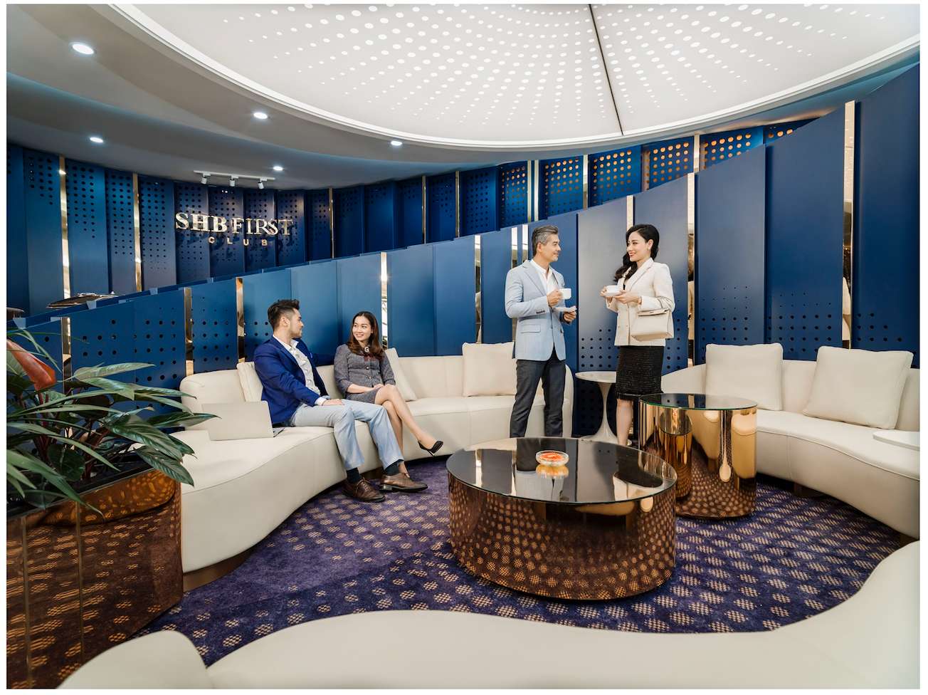 SHB mang den nhung trai nghiem dang cap cho khach hang. Anh: SHB