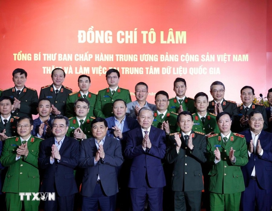 Tong Bi thu To Lam voi cac dai bieu. Anh: TTXVN 