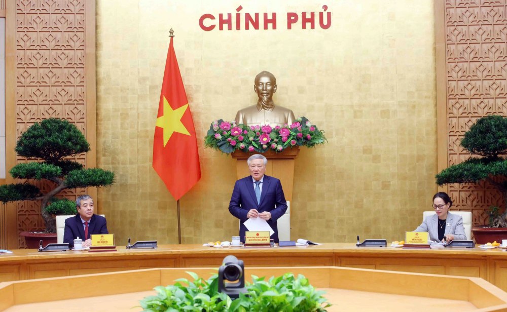 Standing Deputy Prime Minister Nguyen Hoa Binh requested to improve the effectiveness of propaganda and fight against wrong and hostile views. Photo: Nguyen Hoang