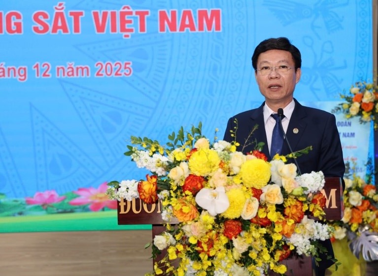 Chu tich Cong doan Duong sat Viet Nam Mai Thanh Phuong phat bieu tai buoi le. Anh: Ha Anh