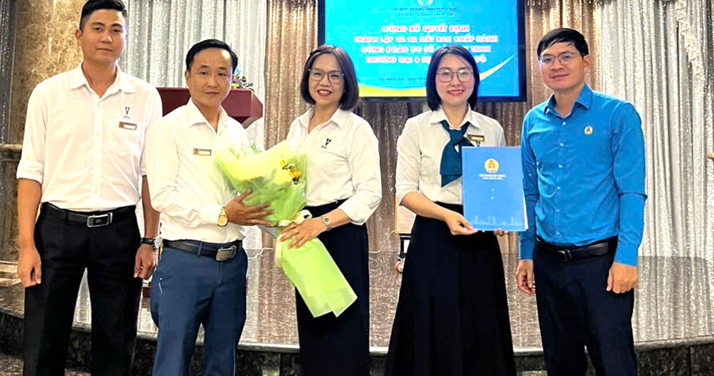 In 2025, Da Nang Trade Union established 112 new grassroots trade unions with 50,107 union members. Photo: Tuong Minh