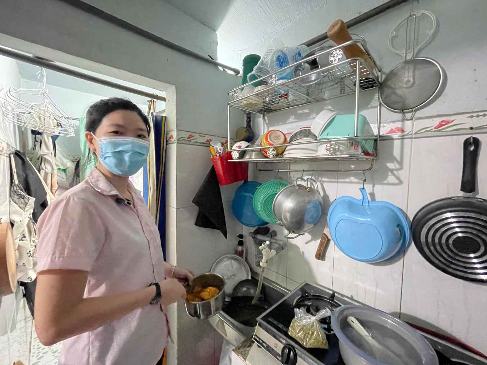 Cuoc song cua nguoi lao dong vat va. Anh: Dinh Trong