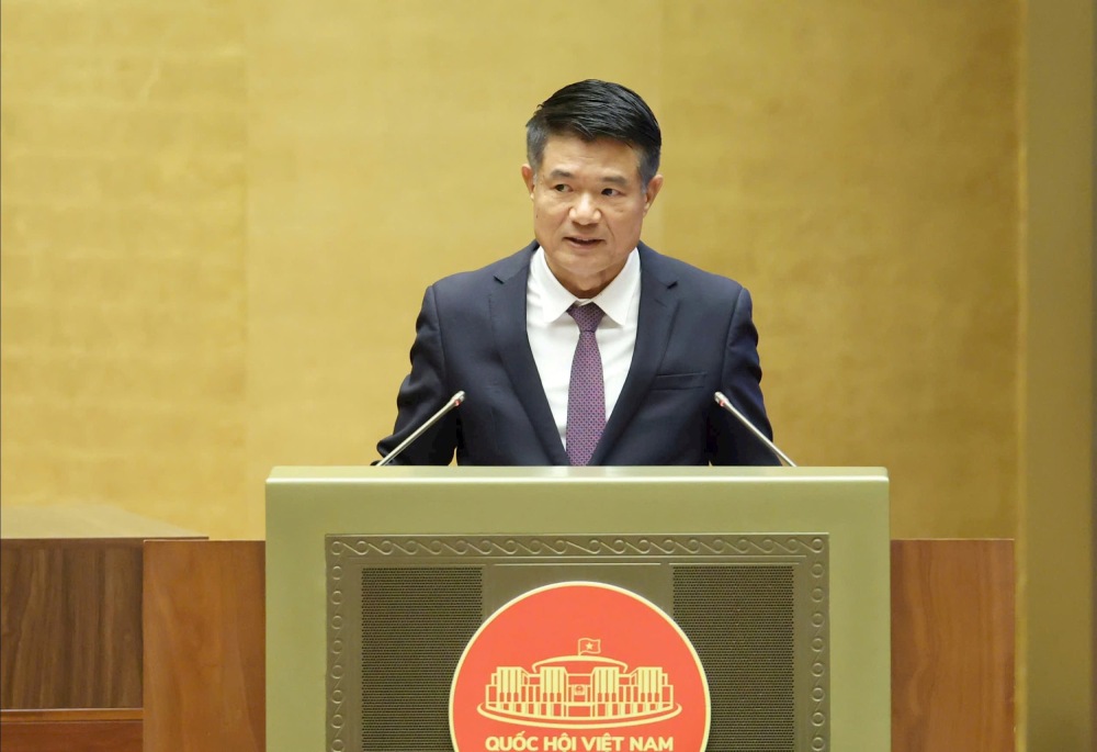 Director of the Supreme People's Procuracy Nguyen Huy Tien informed about the handling of violations and cases related to Viet A Company. Photo: Quang Khanh