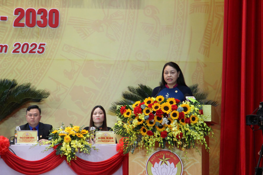 Ms. Nguyen Thi Thu Ha - Member of the Party Central Committee, Vice President - General Secretary of the Central Committee of the Vietnam Fatherland Front at the first Congress of the Vietnam Fatherland Front (VFF) of Da Nang City. Photo: My Linh