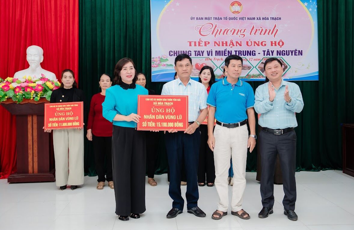 Hoa Trach commune in Quang Tri mobilized more than 480 million VND to support disaster areas. Photo: Nguyen Hoai.