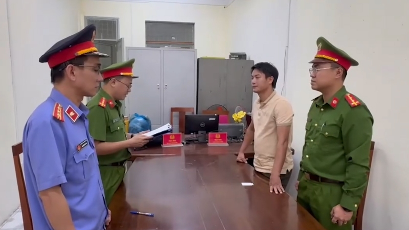 Da Nang arrests the director of a business to direct employees to illegally mine sand. Photo: CACC