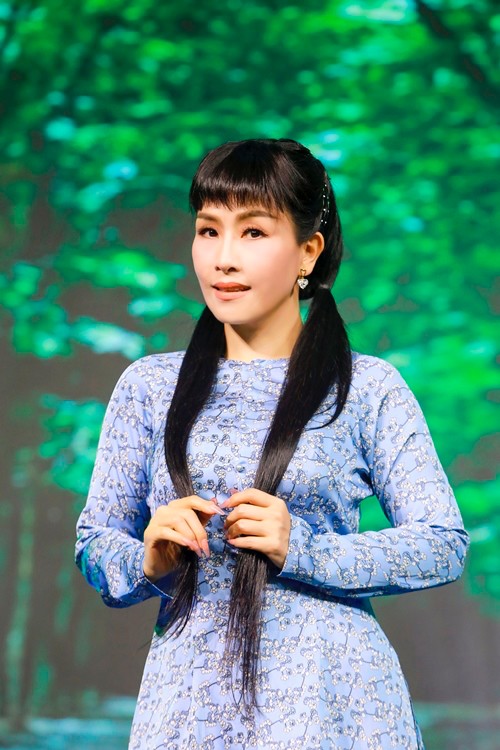 Nghe si Kieu Oanh hanh phuc voi cuoc song hien tai cua minh. Anh: Doan phim.