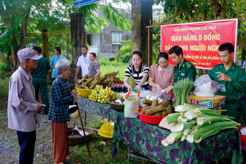 Model "Zero-dong booth for the poor" of Lai Hoa Border Guard Station (Can Tho City Border Guard). Photo: Van Long