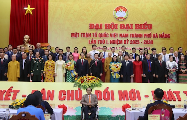 ダナン市第1回ベトナム祖国戦線(MTTQ)代表大会、任期2025年から2030年が2日間の作業を経て閉幕しました。写真:Nguyen Linh