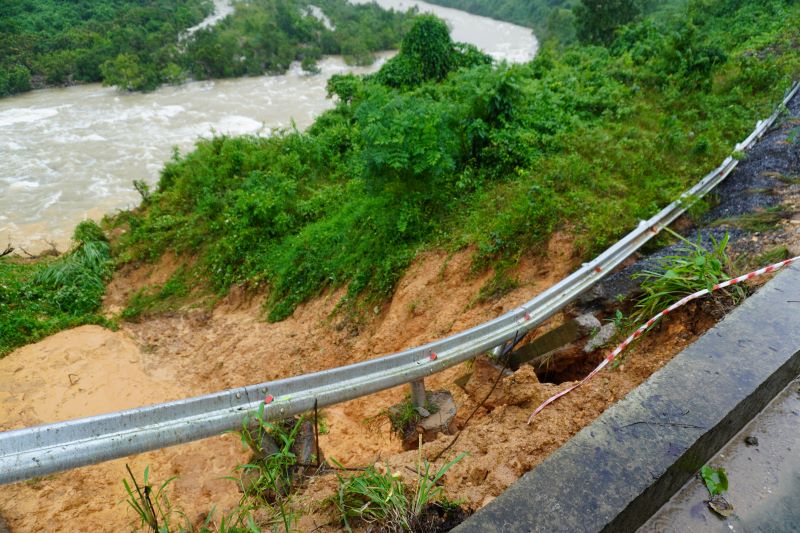 Doan duong DT601 sat lo dot bao so 12. Anh: Tran Thi