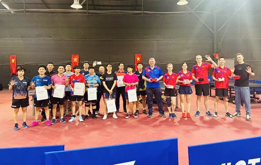 ベトナム卓球代表チームはロシア連邦代表と親善試合を行います。写真:ナムハイ