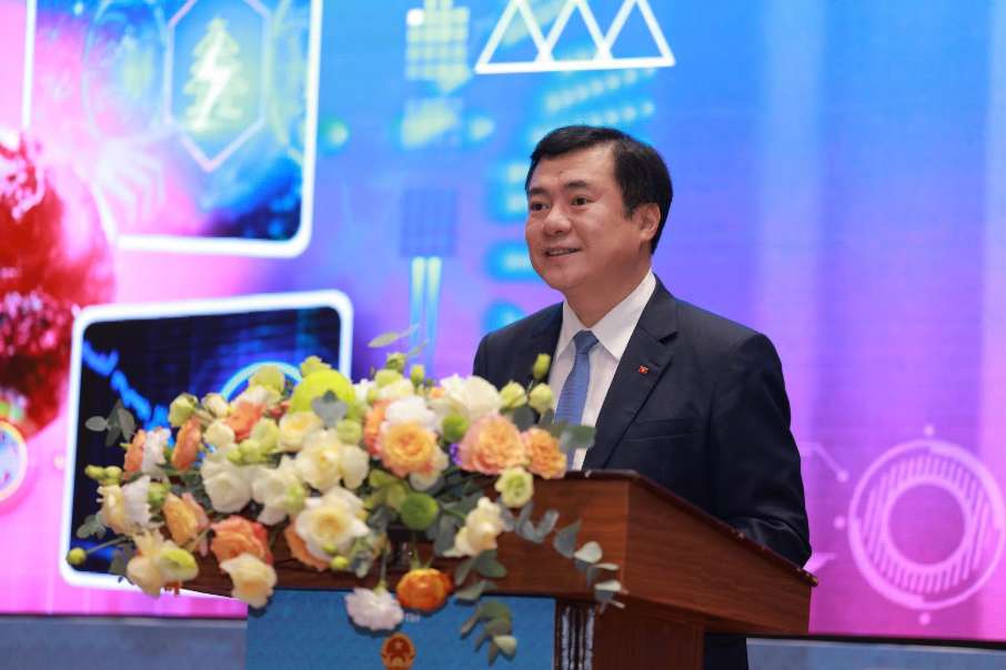 Theo Thu truong Tan, kinh te so dang tiep tuc cai thien ro ret va tro thanh tru cot moi giup nang cao nang suat, mo rong thi truong va gia tang kha nang chong chiu cua nen kinh te. Anh: Tuyet Lan 