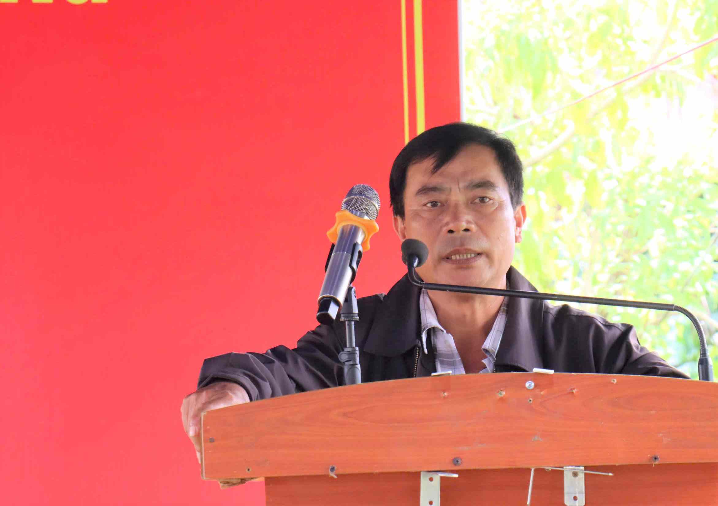 Ong Tran Van Phu, dai dien cho cac ho dan vung thien tai D’ran, gui loi cam on toi su quan tam, ho tro cua Dang, Nha nuoc, chinh quyen va luc luong vu trang. Anh: Phuc Khanh