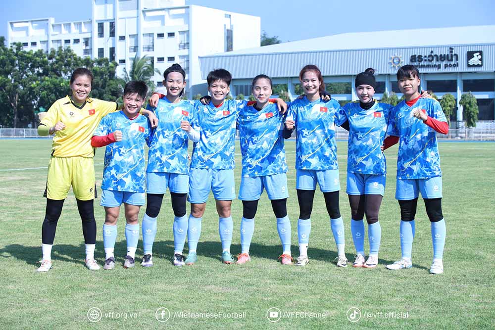ベトナム女子代表チームのSEA Games初参加選手グループ。写真:VFF