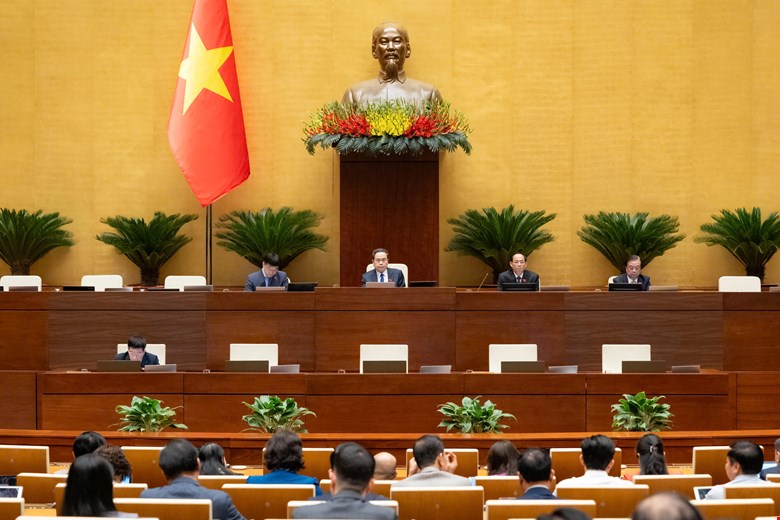 The National Assembly passed the Law on Emergency Situations at the afternoon session of December 3. Photo: Quochoi.vn