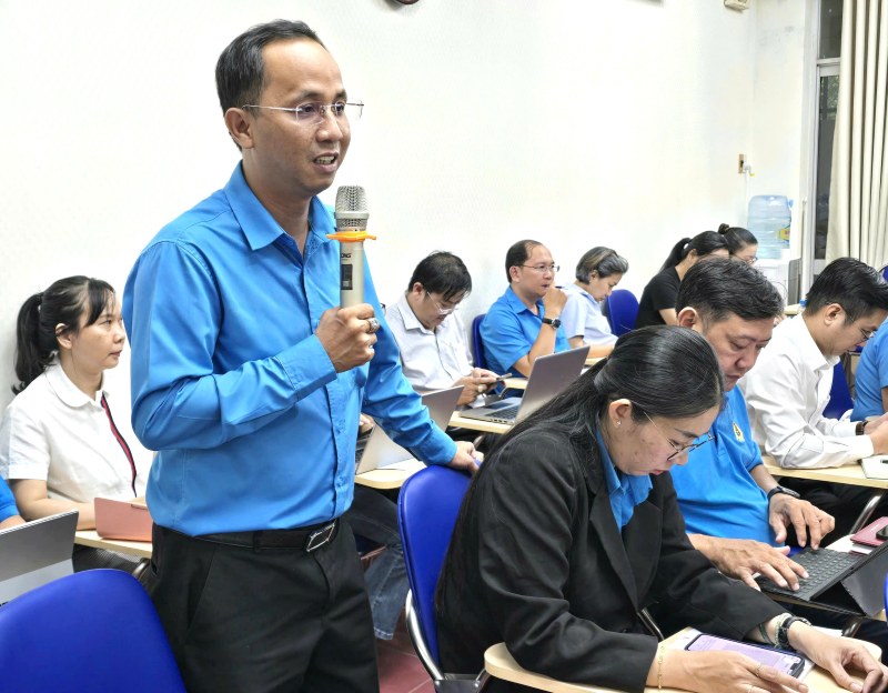 Dai bieu dong gop cho du thao van kien Dai hoi Cong doan TPHCM lan thu I, nhiem ky 2025 - 2030. Anh: Nam Duong