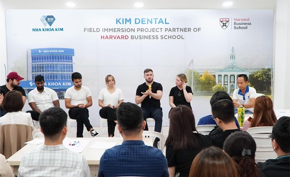 Su cong nhan quoc te va cac giai thuong uy tin la bao chung vung chac cho thuong hieu. Anh: Nha Khoa Kim