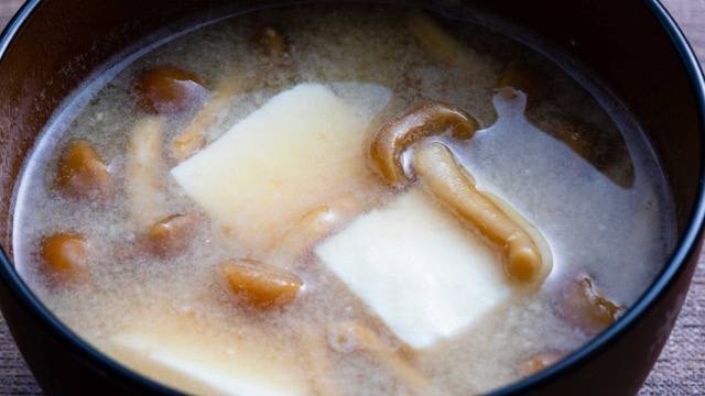 ナムはマグネシウムが豊富で、野菜と一緒に調理すると植物性カルシウムが豊富になり、睡眠をサポートします。写真:Huong Son