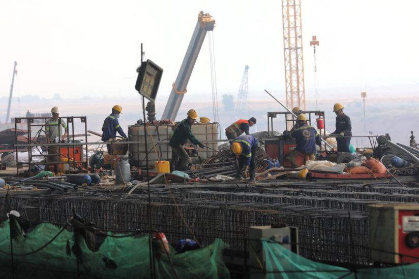 Khong khi lam viec khan truong tai Cang hang khong quoc te Long Thanh (anh nho - anh chup sang 2.12). Anh: Anh Tu