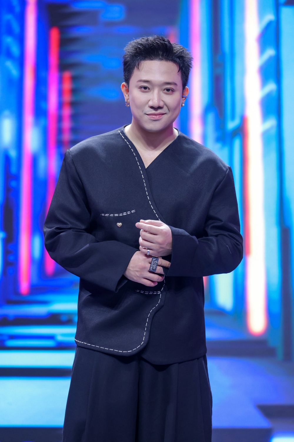 MC Tran Thanh. Anh: Nha san xuat.