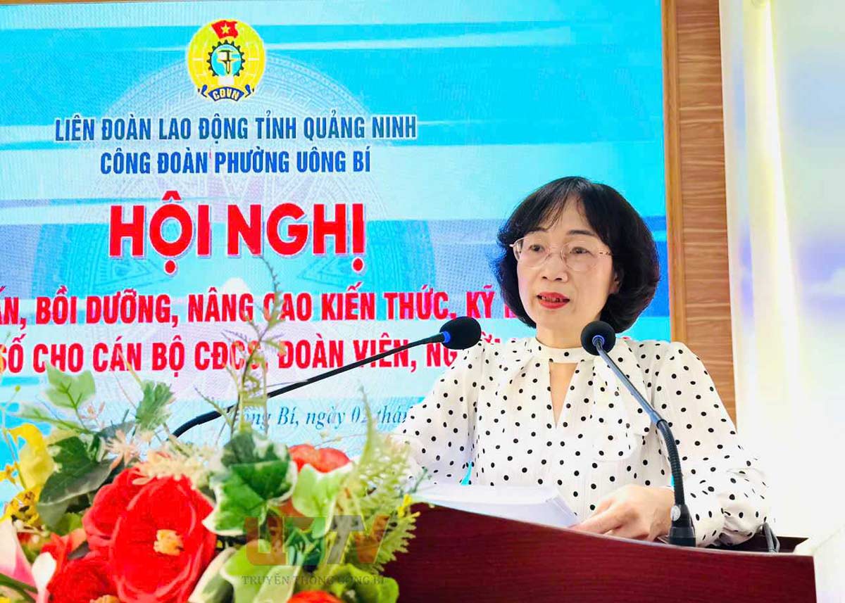 Cong doan phuong Uong Bi bao cao nhanh ket qua Dai hoi Cong doan tinh Quang Ninh lan thu XV. Anh: Cong TTDT Uong Bi