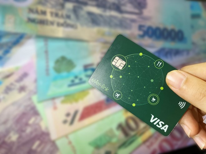 많은 대상이 은행 계좌를 사용하여 재산을 갈취합니다. 삽화: Khanh An