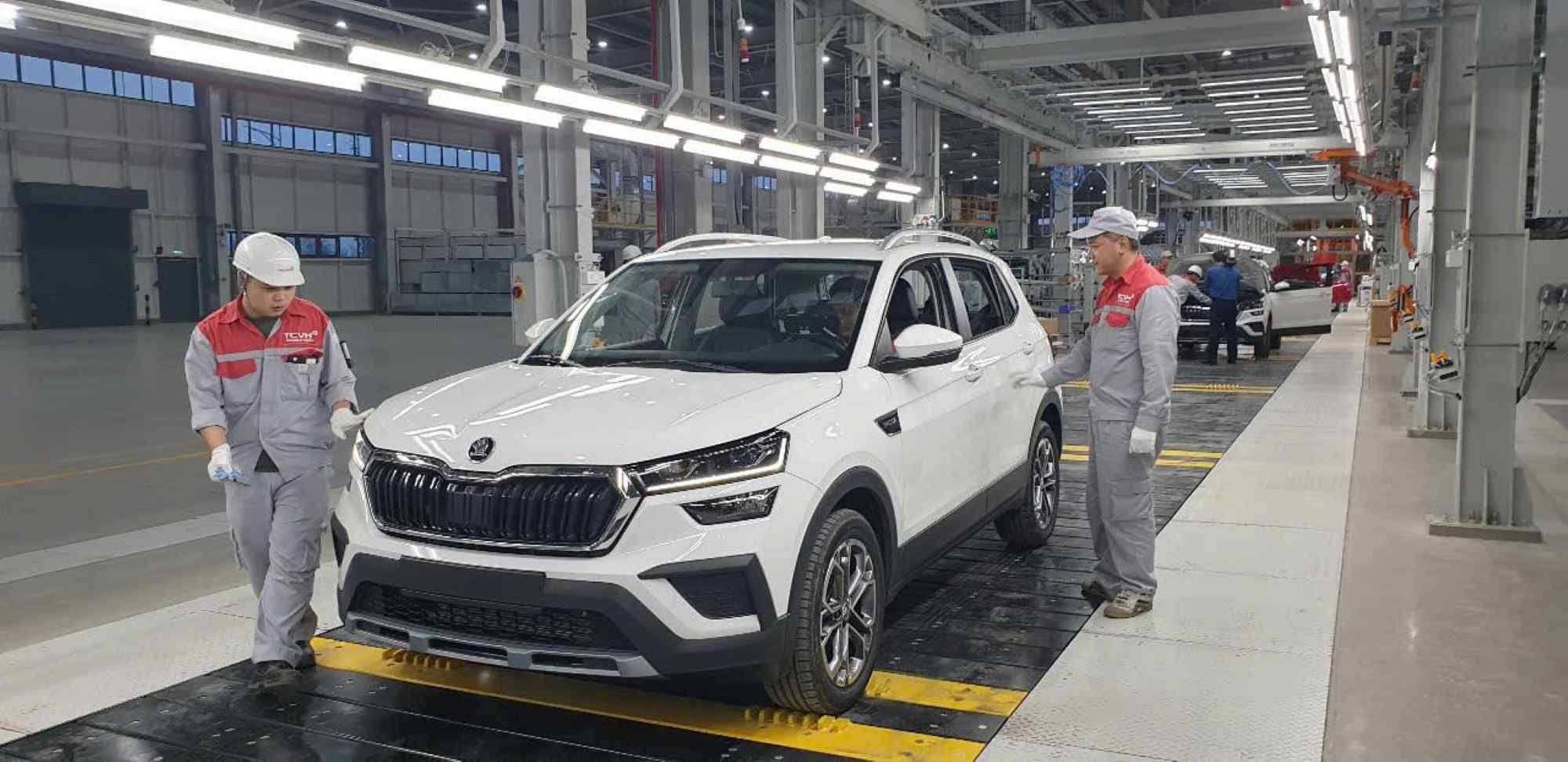 Inside Thanh Cong Viet Hung Automobile Factory - the first automobile factory in Quang Ninh. Photo: Nguyen Hung