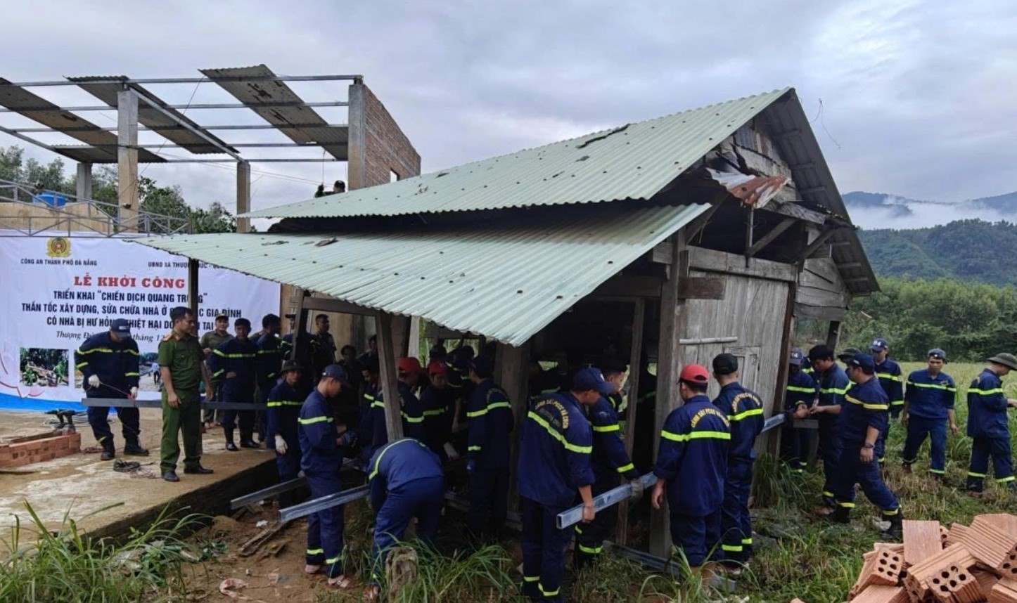 Construction and repair of people's houses damaged by storms and floods in Da Nang have been completed on schedule. Photo: B.Quan