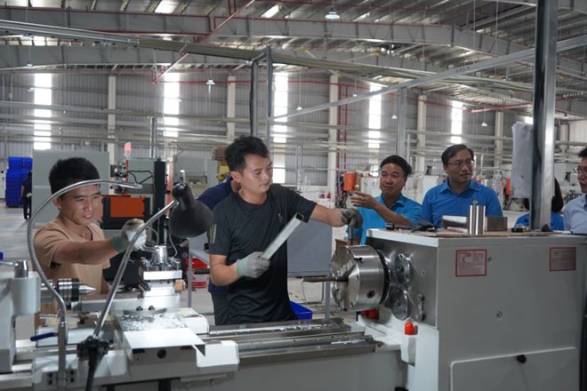 Hải Phòng tăng phụ cấp, thưởng cho người lao động