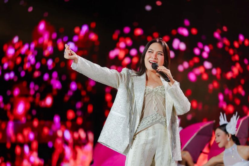 My Tam performs a concert for 40,000 spectators. Photo: Artist provided