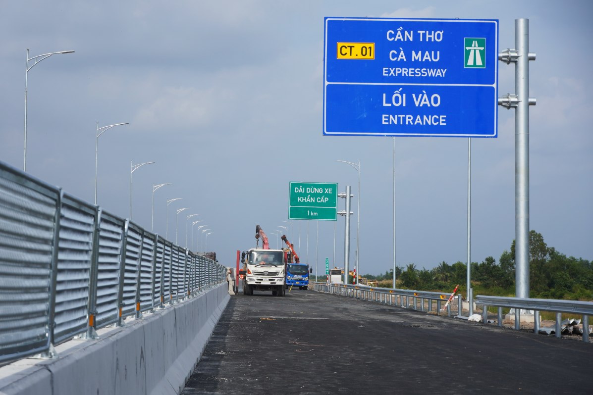 Theo ong Tran Van Thi, voi chieu dai khoang 110 km, tuyen cao toc rut ngan thoi gian di chuyen tu thanh pho Can Tho den tinh Ca Mau, tiet kiem gan mot nua thoi gian di lai.