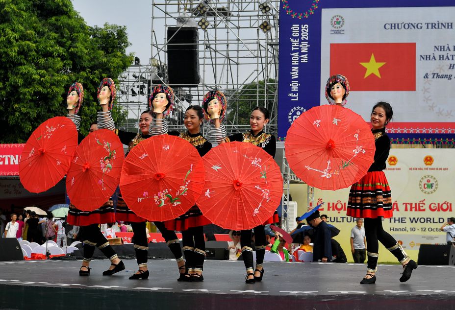 Mot tiet muc mung Le hoi Van hoa the gioi tai Ha Noi. Anh: Viet Van 