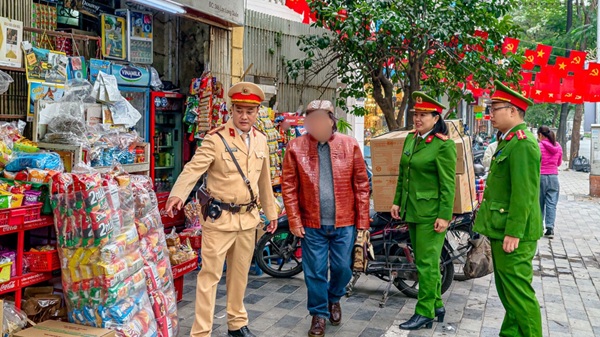 Hanoi Police proactively ensure security for the 2026 New Year holiday. Photo: Trung Nguyen