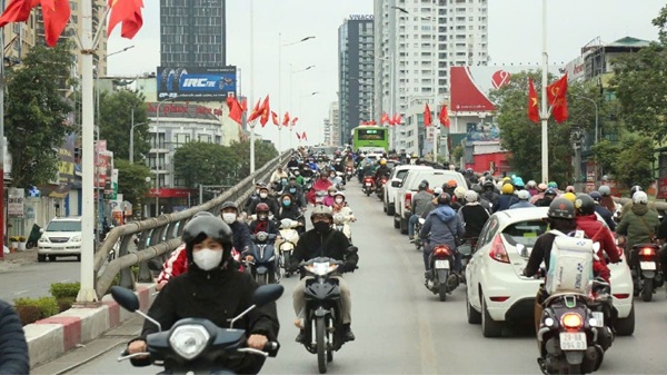 Hanoi regulates traffic during the New Year and Lunar New Year 2026. Photo: Trung Nguyen