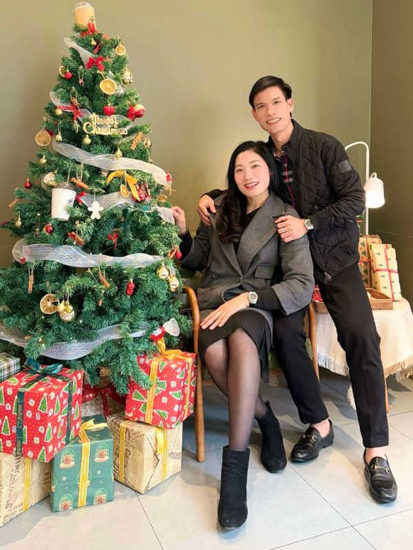 Cuu tuyen thu Pham Thi Yen va ong xa Dang Duc Chung ket hon hoi thang 6 vua qua. Anh: NVCC