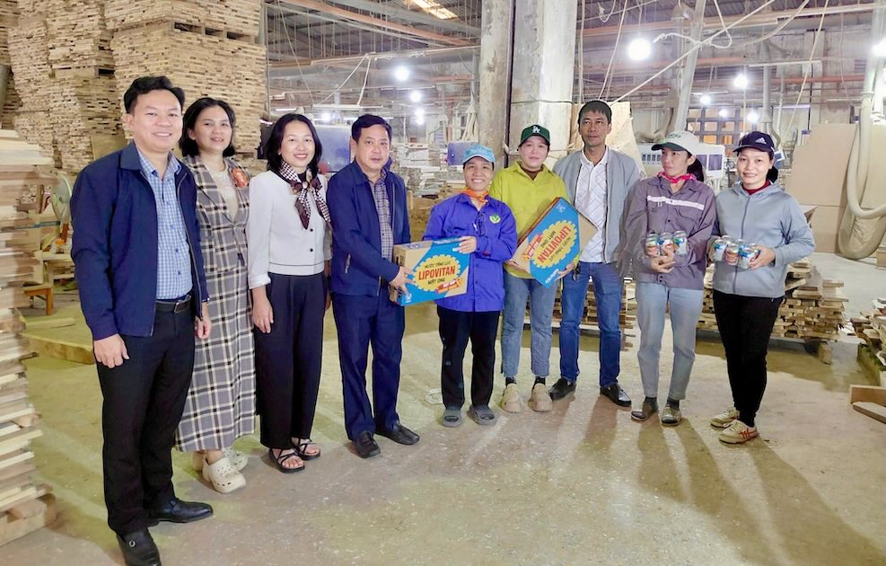 Exciting emulation atmosphere, contributing to improving productivity and the sense of responsibility of the collective of workers. Photo: Quang Tri Trade Union