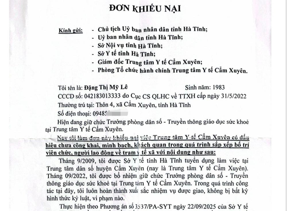 Đơn khiếu nại của chị Lê. Ảnh: Trần Tuấn.