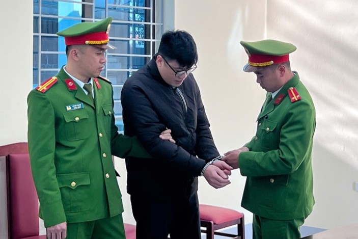 Cơ quan Công an khởi tố bị can, bắt tạm giam đối với Lò Minh Phương về tội lừa đảo chiếm đoạt tài sản. Ảnh: Công an tỉnh Sơn La.