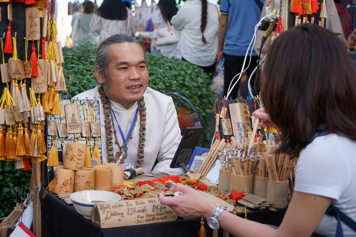 Hon 80 gian hang am thuc va van hoa cho du khach trai nghiem. Anh: Minh Tam