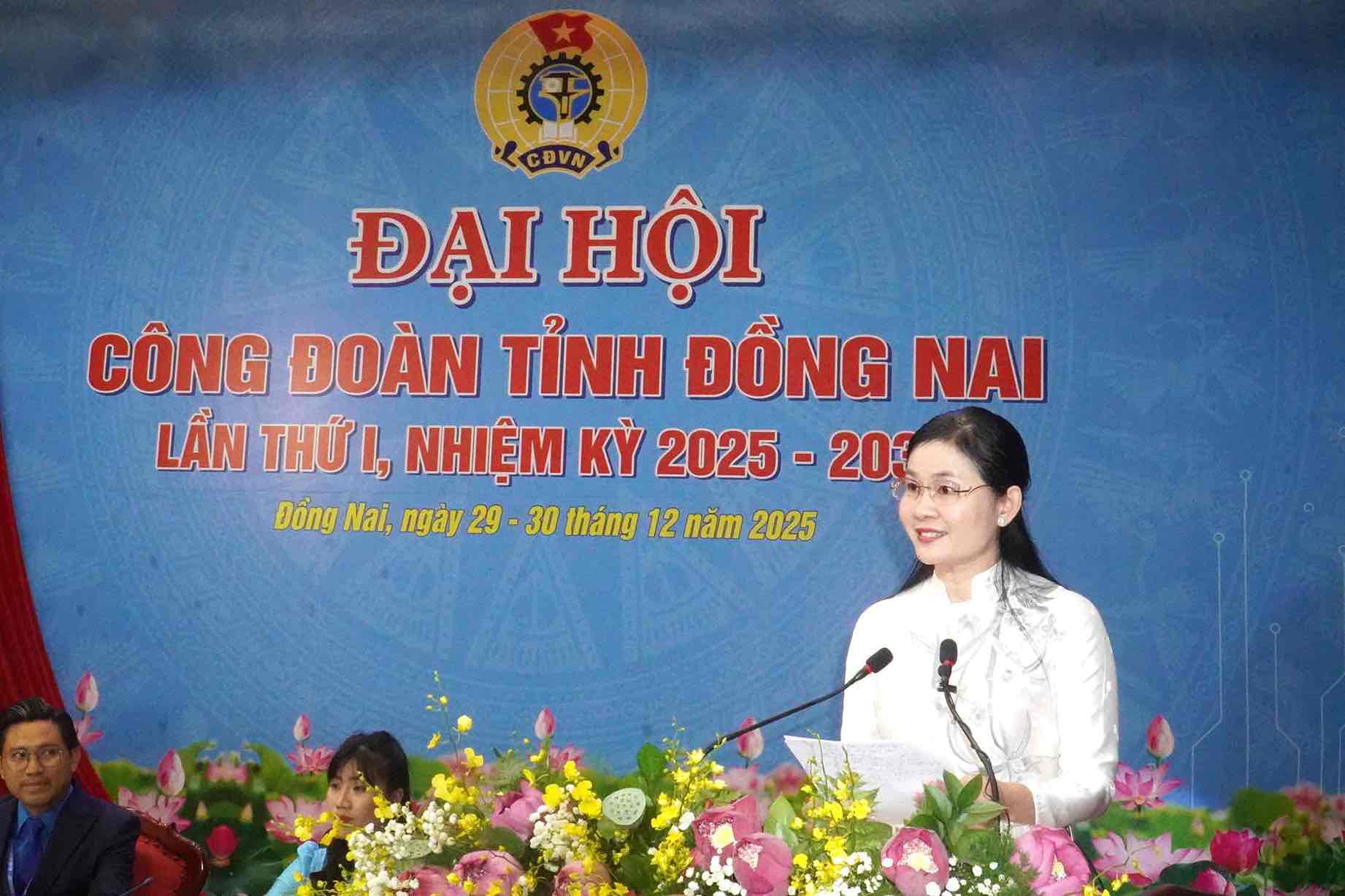 Ba Ton Ngoc Hanh - Pho Bi thu Thuong truc Tinh uy, Chu tich HDND tinh Dong Nai phat bieu chi dao tai Dai hoi. Anh: HAC