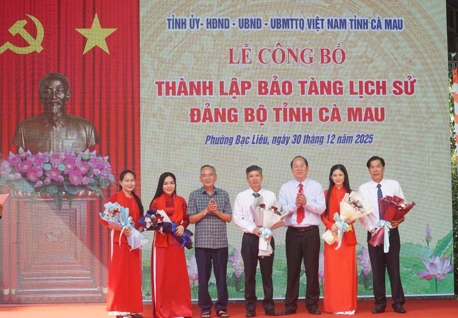 Lanh dao tinh Ca Mau cong bo thanh lap Bao tang Lich su Dang bo tinh Ca Mau. Anh: Nhat Ho