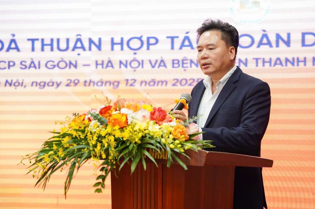 Ong Nguyen Van Thuong, Giam doc Benh vien Thanh Nhan. Anh: SHB