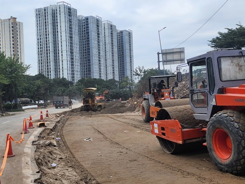 Thi cong nut giao thong nut Ngoc Hoi- Giai Phong va cao toc Phap Van- Cau Gie. Anh: Minh Hanh 