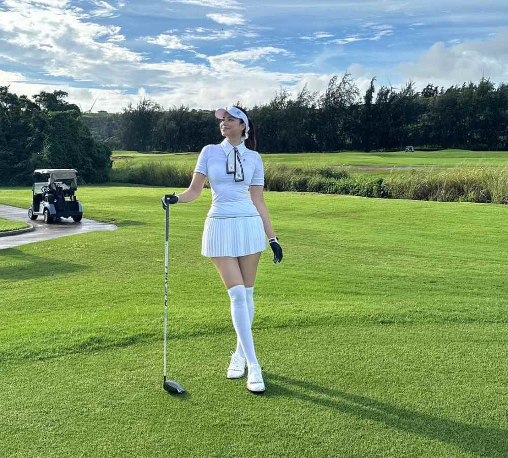 Hoa hau Pham Huong. Anh: Nhan vat cung cap.