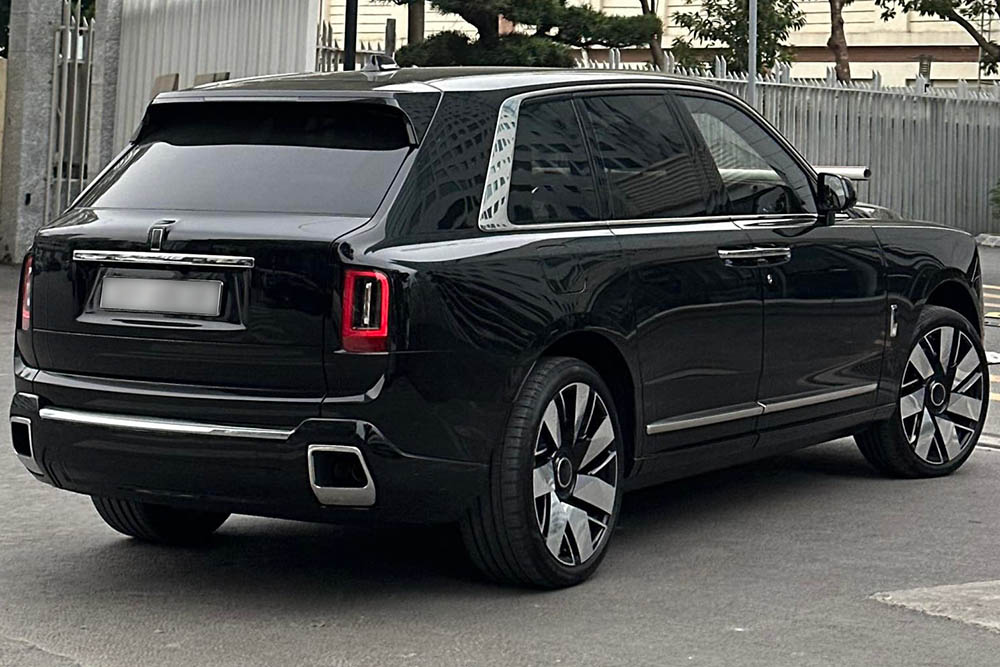 Rolls-Royce Cullinan Series II appeared in Hanoi, attracting attention thanks to its super-luxury SUV design and many notable upgrades compared to the previous generation. Photo: Dinh Dung