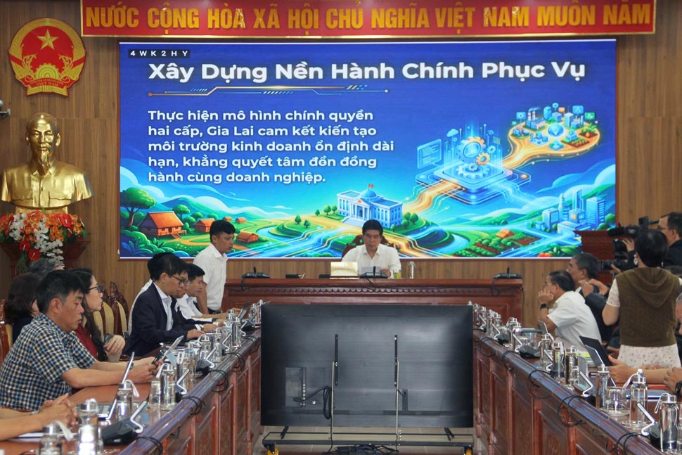 Press conference announcing the results of administrative procedure reform and improvement of the investment and business environment in Gia Lai province. Photo: Hoai Phuong