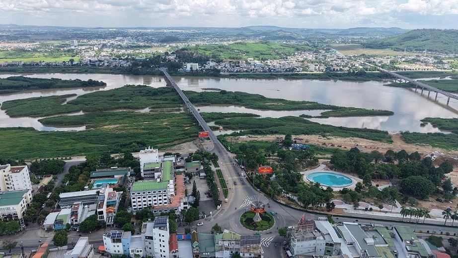 The agricultural land price list in Quang Ngai is adjusted to increase by an average of 1.58 times (more than 50%) compared to the current price throughout the province. Photo: Vien Nguyen